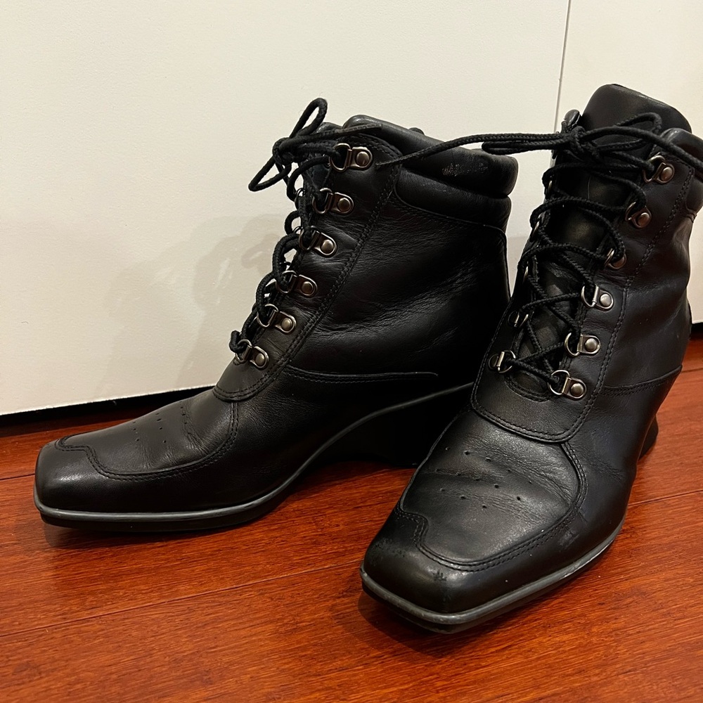 Women’s Timberland Hill Black Leather Square Toe Lace up Wedge Boots